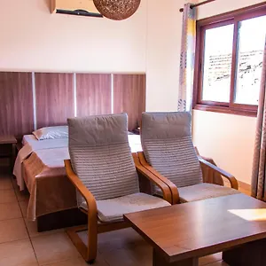https://lakis-court.hotelsatayianapa.com