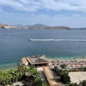 Port Side Appartamento Sarandë